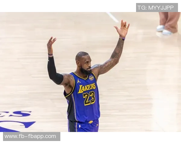 詹姆斯调侃纳什频频掉线你是因为不喜欢糖也不喜欢WiFi吗